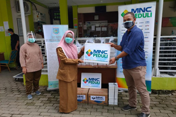 MNC Peduli Salurkan Makanan untuk Petugas di Empat Puskesmas di Jakarta