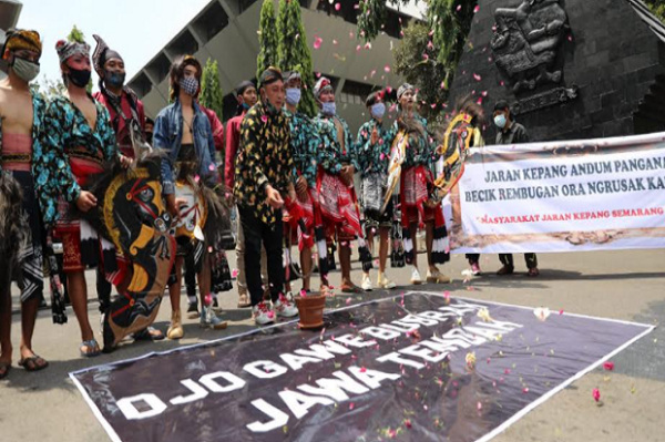 Seniman Kuda Lumping Turun ke Jalan, Curhat Pentas Dibubarkan