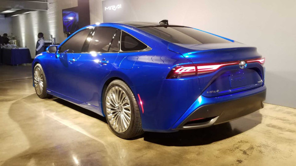 Bertenaga Hidrogen, Toyota Mirai Generasi Kedua Debut Bulan Desember