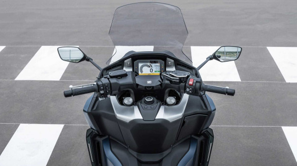 Melihat Lebih Dekat Honda Forza 750, 