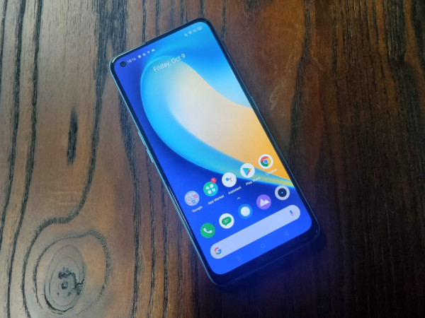 Duel Maut Ponsel Baru di Segmen Menengah Atas, realme 7 Pro vs vivo V20