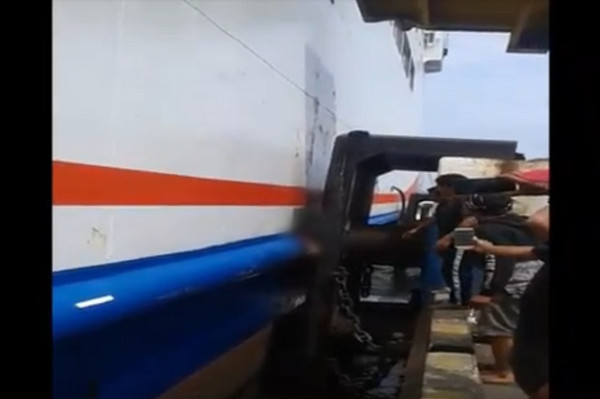 Terpeleset, Nenek Tewas Tergencet Kapal Ferry dan Tercebur ke Laut