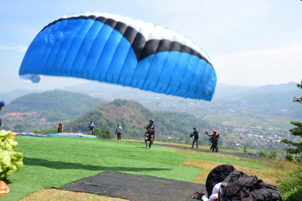 Buat Terobosan Baru, TNI AU Gelar Lomba Virtual Paragliding Festival 2020