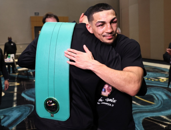 Kehebatan sang Ayah Membuat Teofimo Lopez Jadi Raja Kelas Ringan