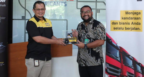Gandeng IPOMI, Mobil Lubricants Berikan Safety Kit untuk Bus AKAP