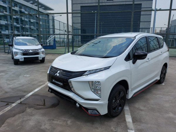 Mitsubishi Resmi Hadirkan 2 Model XPander Series Black Edition