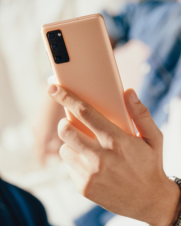 Millennial Social Expressor, Warna Ikonik Galaxy S20 FE Cocok untuk Kalian