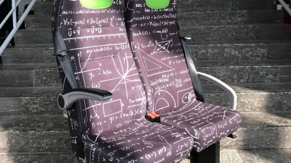 Torsus Bikin Bus Sekolah Monster Siap Perang dan Berpetualang