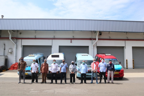 Peduli Angkot, Suzuki Bagi-bagi Masker dan Hand Sanitizer