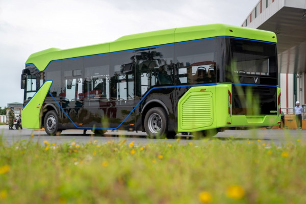 Edan, Produsen Mobnas Vietnam Sukses Uji Coba Bus Listrik