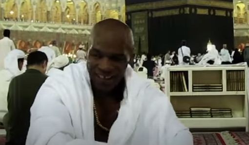 Sisi Religius Mike Tyson si Manusia Terjahat di Planet Bumi