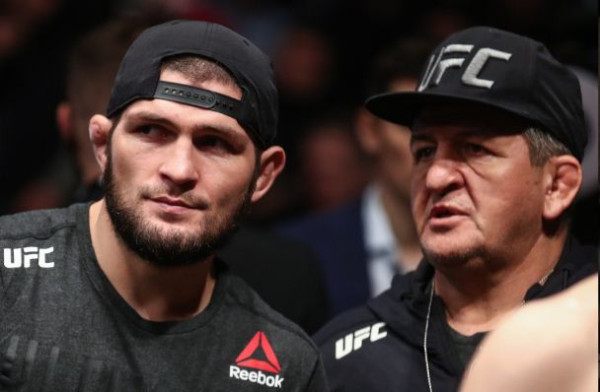 Khabib Menangis: Aku Tak Bisa Bertarung tanpa Ayah di Dekatku!