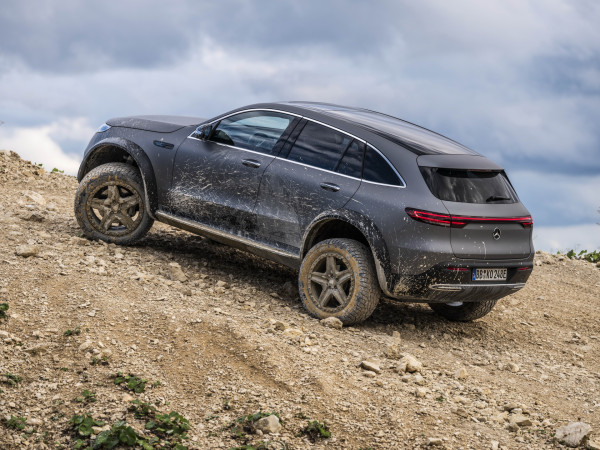 EQC 4x4², Bukti Mercedes-Benz Tak Hanya Jago Bikin Sedan Mewah