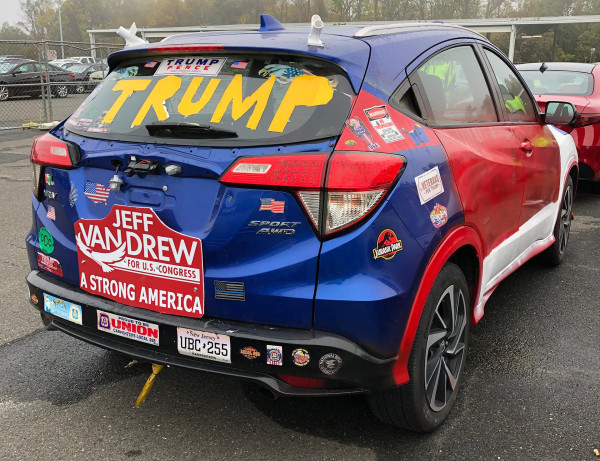 Mobil-mobil Unik Pendukung Donald Trump saat Kampanye
