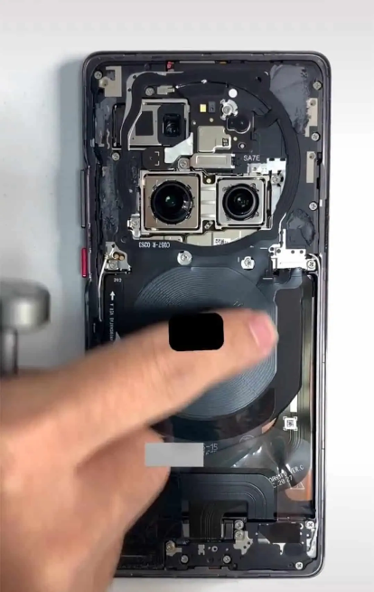 Head to Head Huawei Mate 40 Pro Vs iPhone 12 Pro, Siapa Menang?