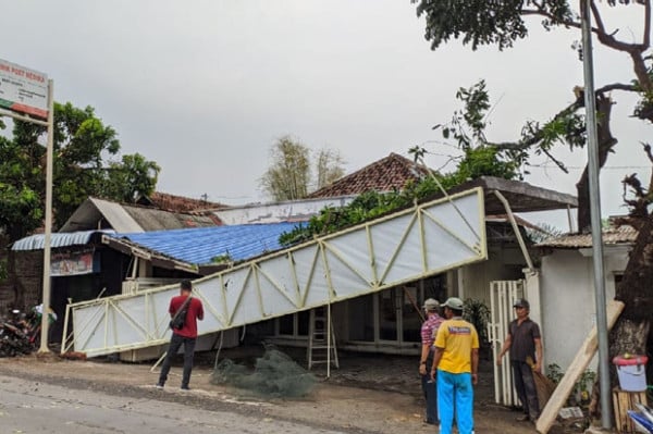Diterjang Angin Kencang, Rumah Warga Mojokerto Porak-poranda