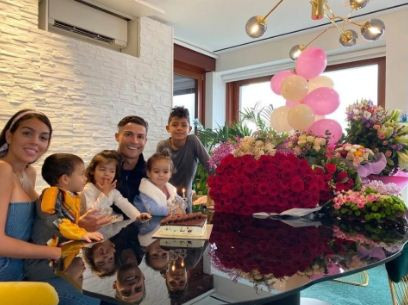 Beginilah Cara Ronaldo Jaga Keharmonisan Keluarga saat Isolasi Mandiri