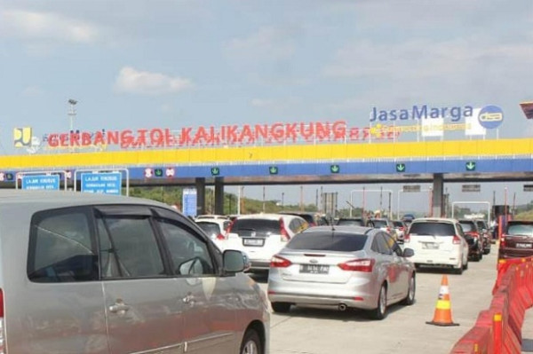 Kendaraan Padati Tol Semarang-Batang dan Jalur Pantura