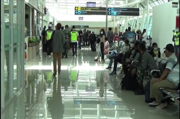 Libur Panjang, Bandara El Tari Kupang Dipadati Penumpang