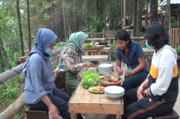 Menikmati Segarnya Udara Trawas dan Nikmatnya Nasi Purakan