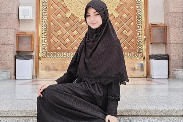 Glenca Chysara, Pemain Antagonis Ikatan Cinta yang Cantik saat Berhijab