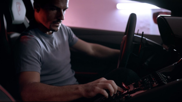 Mengejutkan, Akhirnya Lamborghini Mencoba Main TikTok