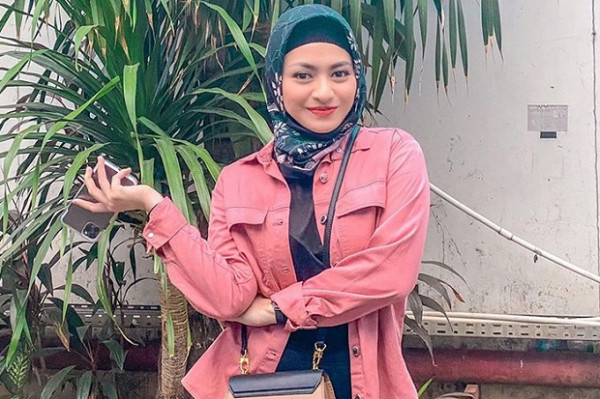 Yuk, Intip Gaya Hijab Nathalie Holscher