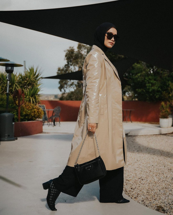 7 Fashion Item Buat Hijabers Biar Tetap Kece saat Musim Hujan