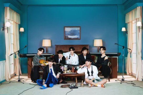 CEO Big Hit Jadi Dosen Tamu di Harvard, Para Mahasiswa Ungkap Opini soal BTS