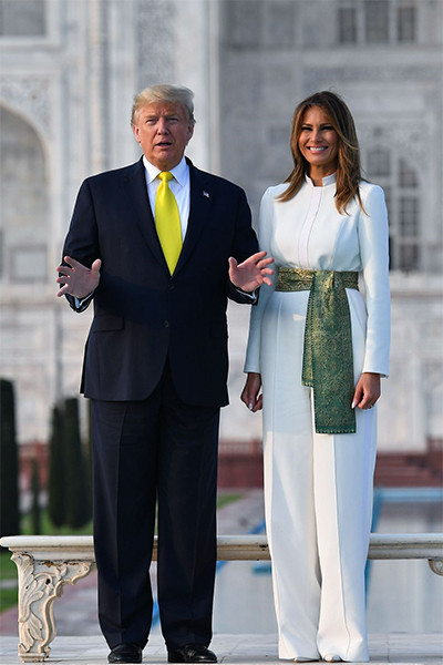 5 Gaya Busana Melania Trump yang Modis Selama Jadi Ibu Negara