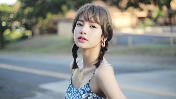 Jadi Anggota BLACKPINK Terkaya, Ini Cara Lisa Belanjakan Uangnya