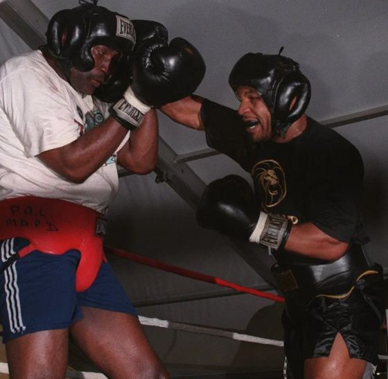 Cerita Tak Terungkap Di Balik Sparring Paling Brutal Mike Tyson