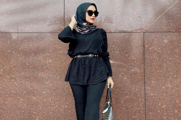 Terinspirasi Tren Hijab Minimalis, 3 Selebgram Ini Temukan Gaya Hijab