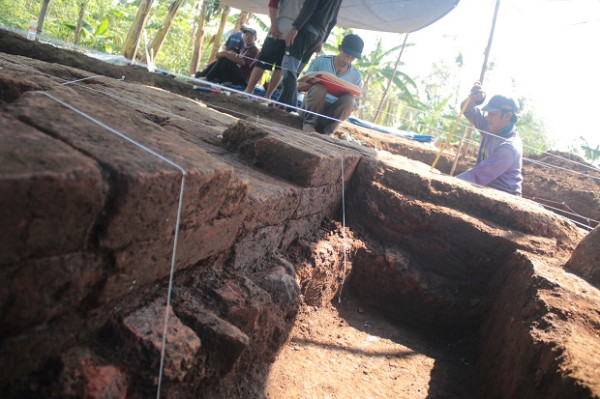 Diduga Pondasi Candi Sebelum Era Majapahit Ditemukan di Langlang