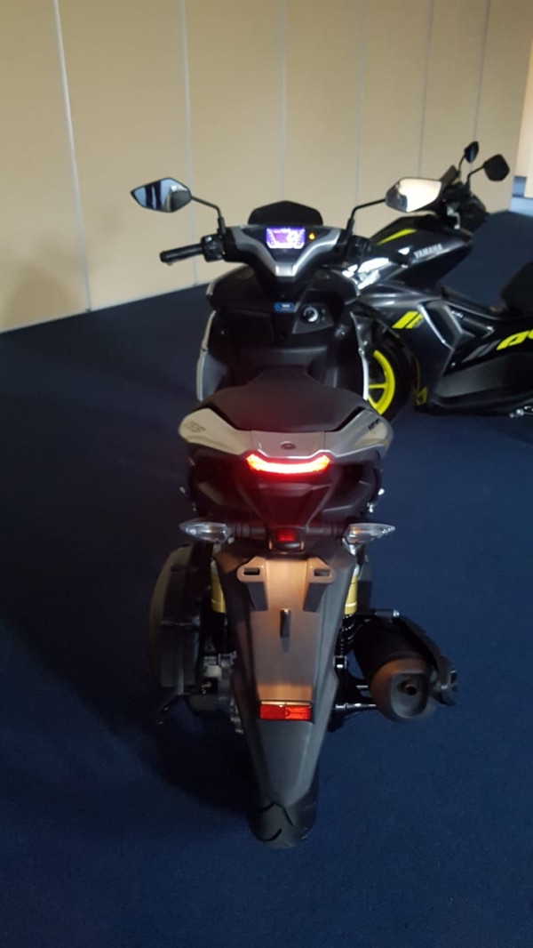 Bongkar Habis Fitur, Desain dan Mesin Yamaha All New Aerox 155 Connected