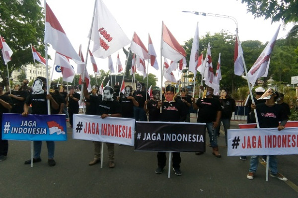 Peringati Hari Pahlawan, Warga Solo Gelorakan Jaga Indonesia