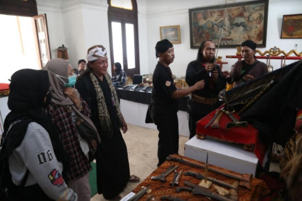 Seribu Pusaka Dikeluarkan Sambut Hari Pahlawan di Surabaya