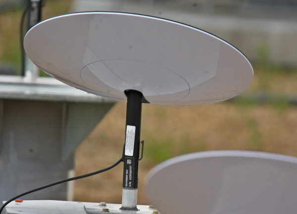 Starlink (Internet Satelit SpaceX) dan Starling (Starbucks Keliling) Punya Kesamaan: Sama-Sama Ada di Mana-Mana!