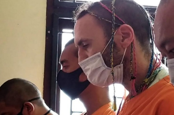 Vila Bule Australia di Bali Digerebek, Produksi Cairan Daun Kratom