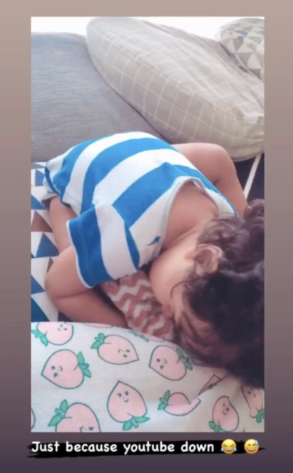 YouTube Down, Ibu-Ibu Direpotkan dengan Tangisan Anak, Untung Sekarang Sudah Pulih!