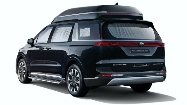 Varian Baru KIA Carnival Meluncur dengan Konde di Atap Mobil