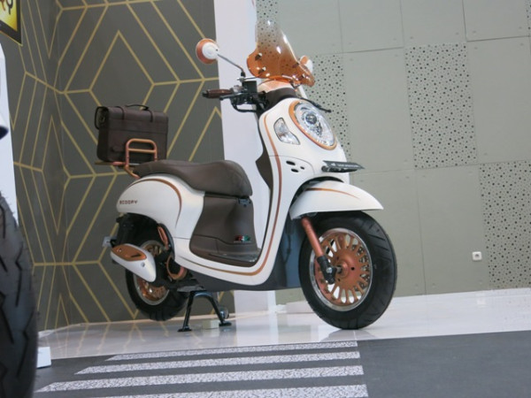 Mau Bikin Honda Scoopy Jadi Makin Keren, Ini Contoh Modifnya