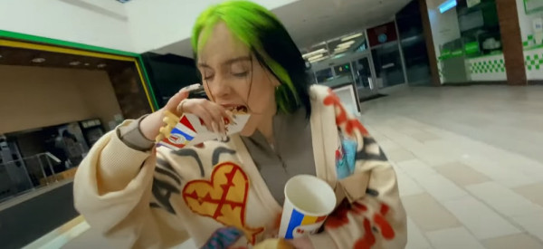 Billie Eilish 'Tampar' Lagi Orang Julid dalam Lagu Terbarunya, Kali Ini Pakai Kalimat Filsuf