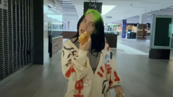 Billie Eilish 'Tampar' Lagi Orang Julid dalam Lagu Terbarunya, Kali Ini Pakai Kalimat Filsuf