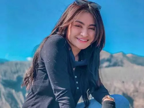 Dari Anak Gaul hingga Jadi Istri Sule, Inilah Transformasi Nathalie Holscher