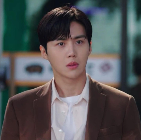 Dari Kim Seon-ho hingga Gong Yo, Artis -Artis Korea ini Mengaku Punya Kisah Cinta Pahit