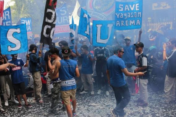 Aremania Bergolak, Menuntut Satu Arema