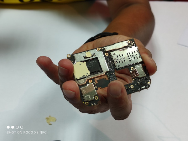 Teardown Poco X3 NFC, Ternyata Begini Jeroan Ponsel Rp3 Jutaan Paling Buas!