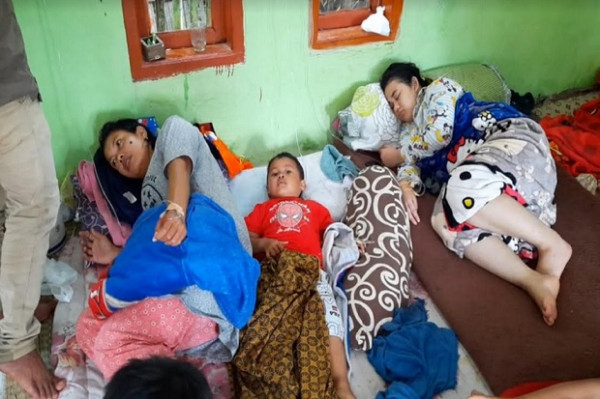 Keracunan Massal di Tasikmalaya, Puluhan Orang Dirawat di Ruang Madrasah