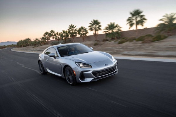Saudara Kembar Toyota 86 Punya Wajah dan Tenaga Baru